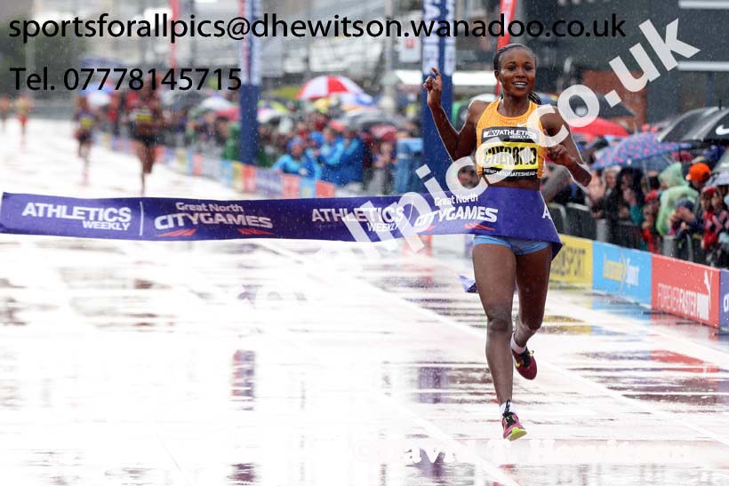 Mercy Cherono wins the 2 miles, Great North CityGames. Photo: David T. Hewitson/Sports for All Pics